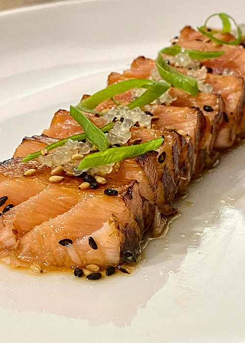 Tataki de saumon mi-cuit de saumon fumé au nori
